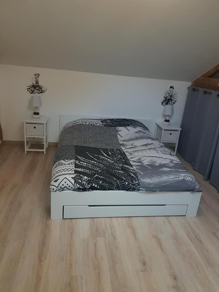 Gite Les Longeres Montazeau Экстерьер фото