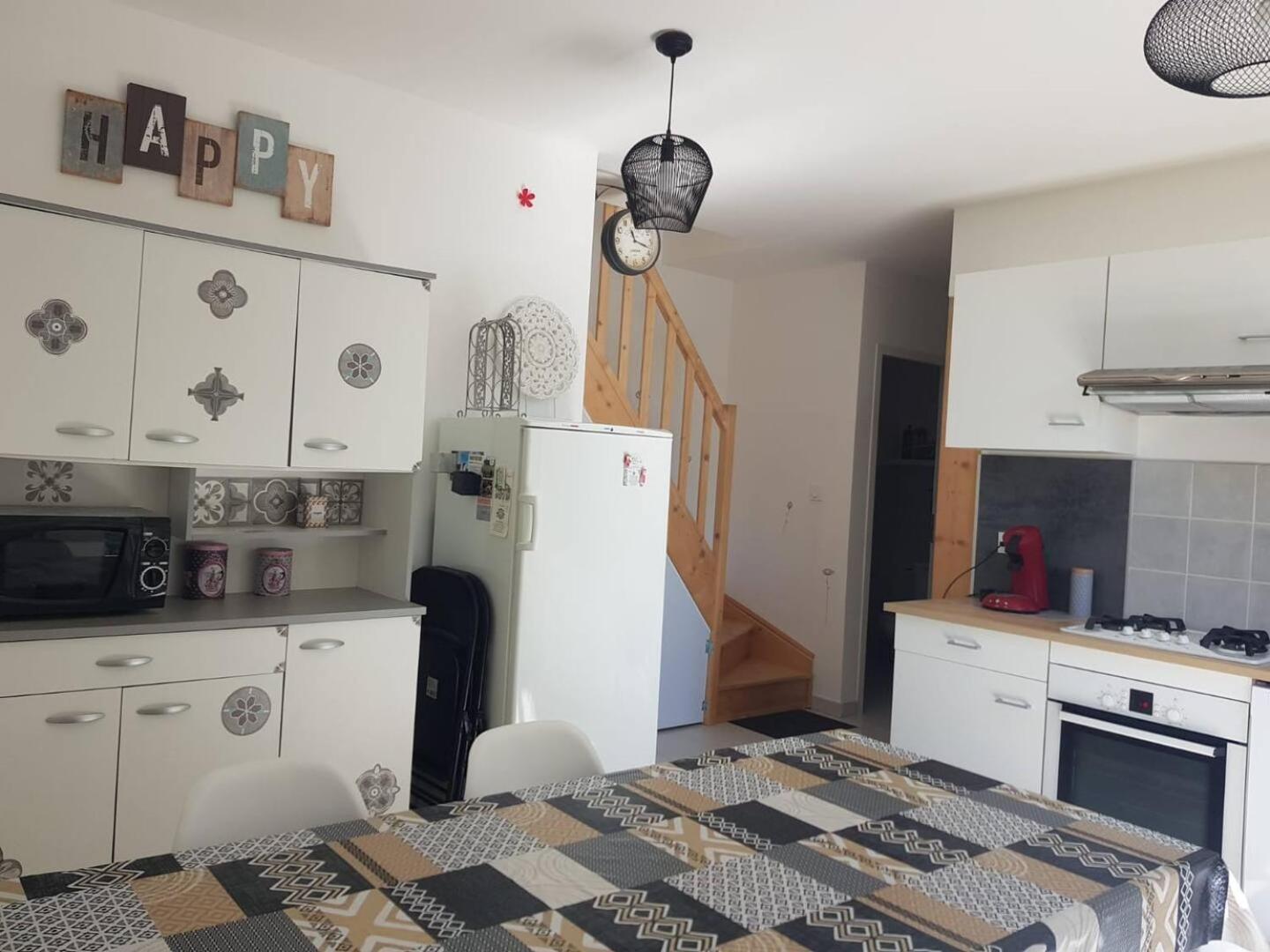 Gite Les Longeres Montazeau Экстерьер фото